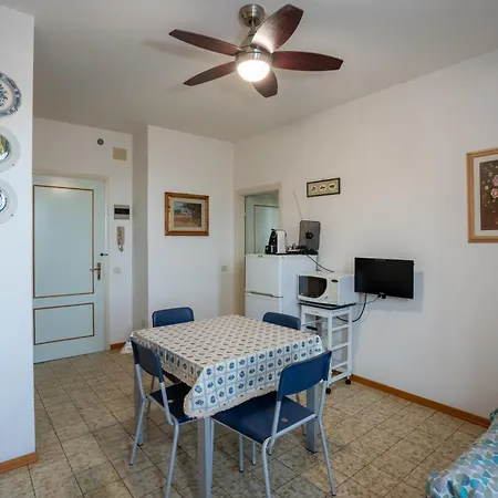 Alex House Cecina Mare